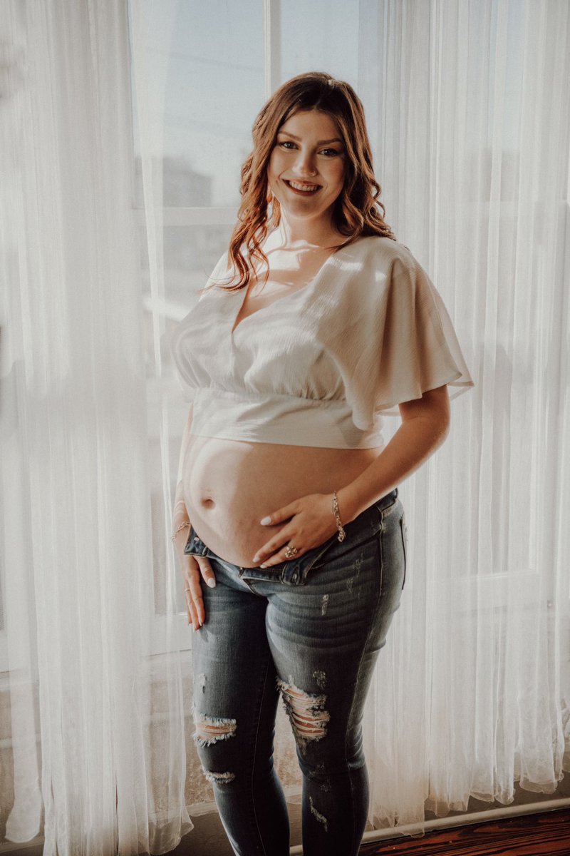 maddieralynn's tweet photo. life’s biggest miracle is the gift of having life growing inside of you 💕 #34weeks https://t.co/law8RLxMty