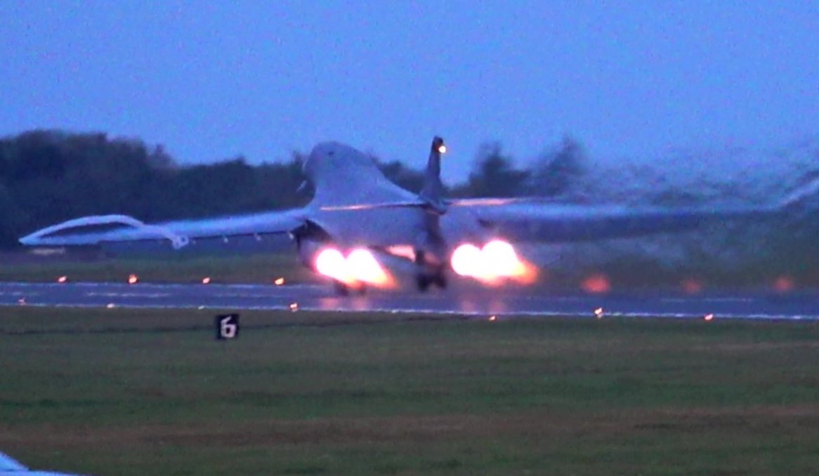 Saint1Mil's tweet image. Light the burners #RAFFairford #B1s #Bones