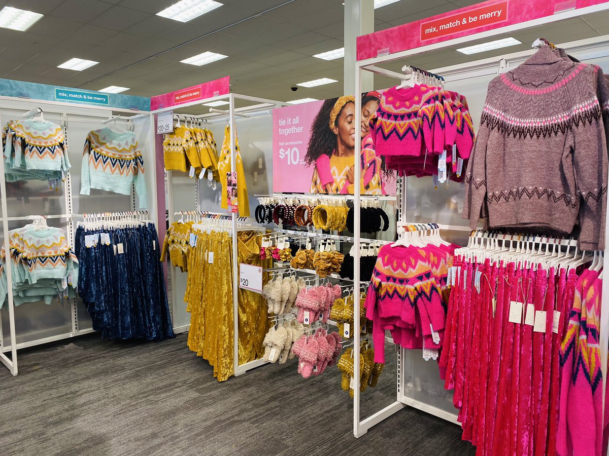 Carrie_Kay31's tweet photo. Mix, match and be merry! Loving all the festive outfits for mom and daughter!💕
@JPDixon77 @AshMo2357 @KevinKaminski10 https://t.co/J32UJ9FTlH