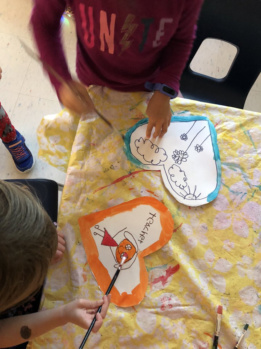 mrs_bennettkhps's tweet photo. Our school is planning to discuss and celebrate feelings of gratitude for the next 20 days. The Blue Jays created gratitude hearts. What makes your โฅ๏ธ feel thankful? Please ask your child what they created. #khpsgratitude #20DaysofGratitude @KanataHighlands https://t.co/eoSMcMgddC