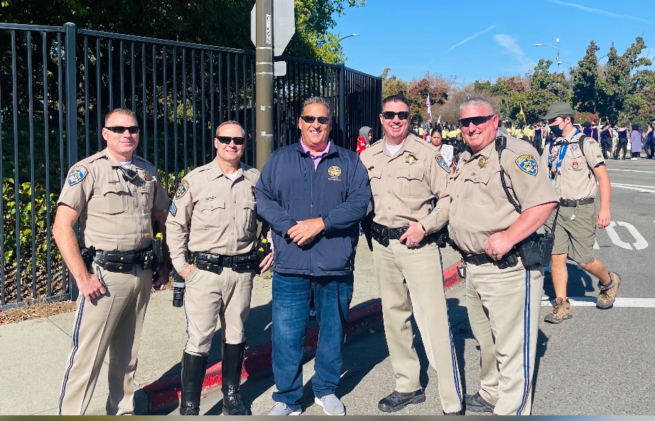 As we start this wonderful Thanksgiving week, let’s remember to hold our loved ones closely as we give thanks for the many heroes who keep us safe on the roads every day. Please be careful in your travels and have an amazing Thanksgiving Holiday!#Thanksgiving #CHP #family