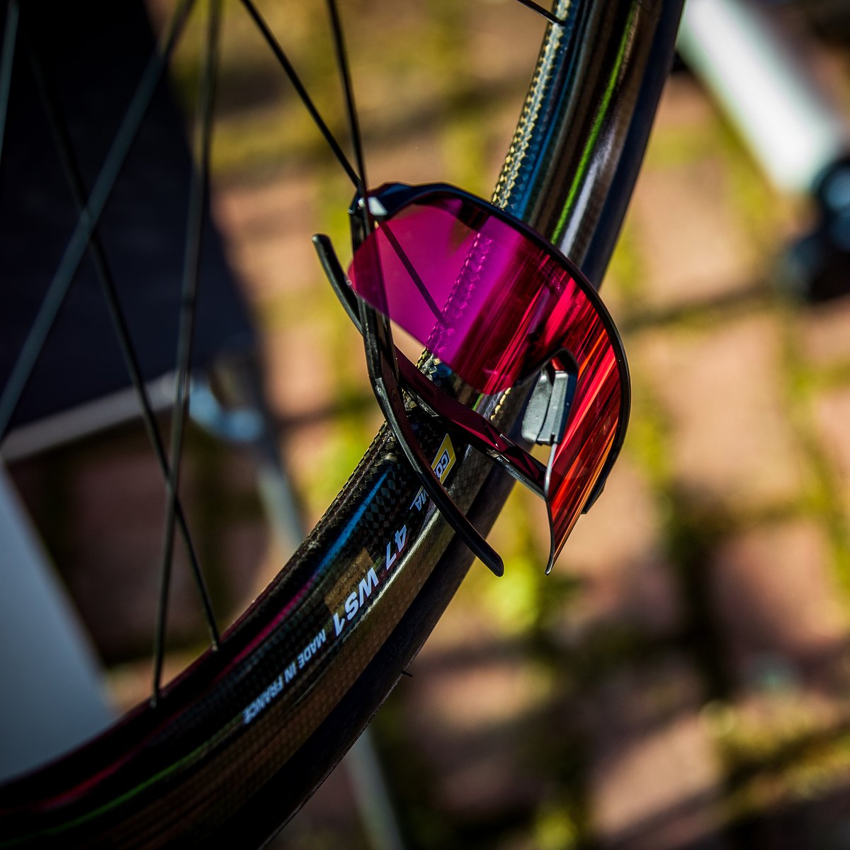 corimawheels's tweet photo. WS1, the carbon weapon of Team LOOK Crit🔥
They chose our WS1 wheels in 47mm for more handling and less wind resistance, without neglecting the appearance! 😎
📸 @KaplanDrew
#corima #carbonwheels #trackwheels #trackbike #bikes #fixedgear #criterium #cycling https://t.co/FwWksGRKGt