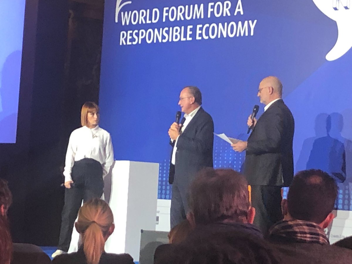 MoomPlanet's tweet image. @Suzanemusique présente au #WFRE21 nous partage son engagement pour une consommation plus responsable.