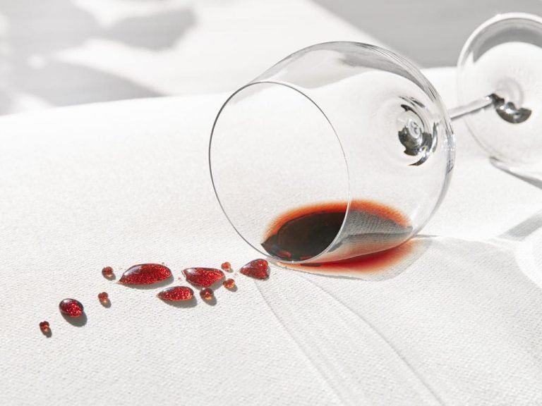 BoulevardHome's tweet photo. If you’re tired of dirty paw prints, sticky hands, and messy spills ruining your sofa, you may want to invest in performance fabrics. Read our latest blog, "What are Performance Fabrics?" https://t.co/UkB5tVXYkK https://t.co/yQIz8D1j5U