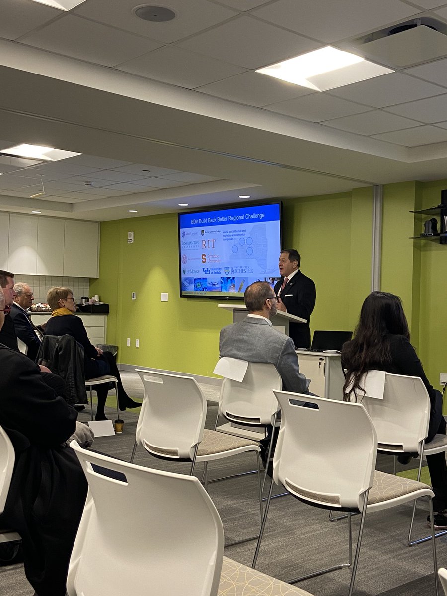 MarcCohenNY's tweet photo. Touring ROC with partners from Buffalo to explore collaboration opportunities in economic development, tech, and innovation assets.
As #1 for patents/1,000 workers, #2 in STEM degrees per capita, and #5 for innovation investment, ROC offers endless partnership opportunities! https://t.co/Mk04KfTqIu