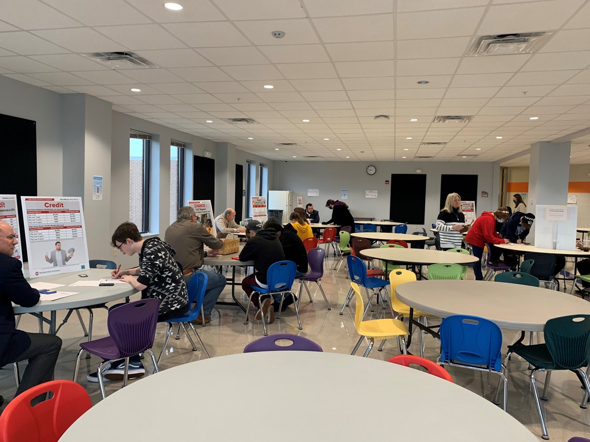 OhioTreasurer's tweet photo. Last week, our staff visited @ButlerTech to assist in an interactive #RealMoneyRealWorld presentation. 

This innovative curriculum presents students w/ scenarios aimed at making lifestyle and budget choices similar to the ones they will make as adults. #RMRW @CFAES_OSU https://t.co/cDiQxcSCeU