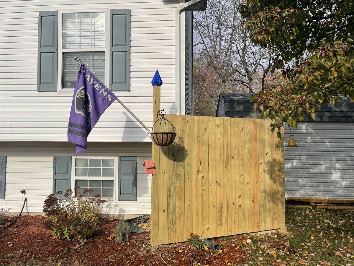 MCHRISP1's tweet image. And here is my fence post cap in place! I think it looks good. We will se show it winters… now to print another for the other side!

See this is not so lethal! 🤣😂🤣#PracticalPrinting