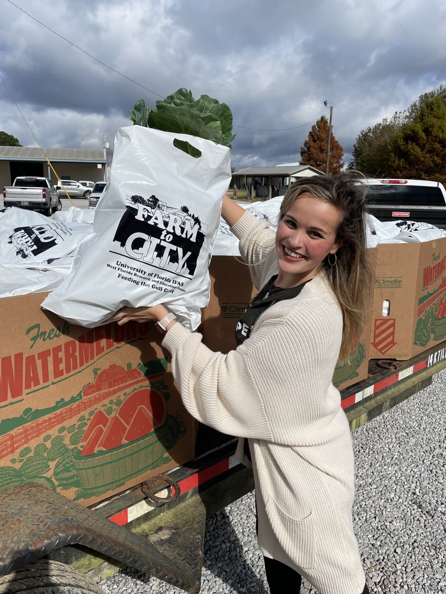 FeedingTheGulf's tweet photo. Tomorrow, we will be hosting our 
#FarmtoCity distributions in both Pensacola &amp; Milton. 
This means today is gleaning day! Thank you to our hard-working volunteers and staff who gleaned some fresh produce for tomorrow!   

More info is here: https://t.co/IbOvWnCf4n

#Thanksgiving https://t.co/Qfkp6XM89x