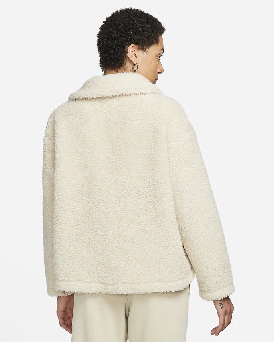 NEW: WMNS Nike Sportswear Swoosh Soft Fleece Full-Zip Jackets

Shop -> bit.ly/3nHdbrS

#AD
