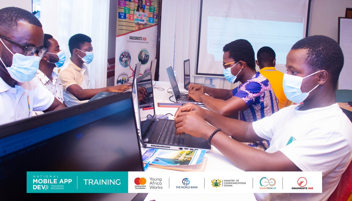 grassrootshubgh's tweet image. 𝗡𝗮𝘁𝗶𝗼𝗻𝗮𝗹 𝗠𝗼𝗯𝗶𝗹𝗲 𝗔𝗽𝗽 𝗧𝗿𝗮𝗶𝗻𝗶𝗻𝗴

During our Mobile App Development today, trainees were taken through the Introduction to development with #flutter and #dart.

#GrassRootshub
#GTLBaseProgram
#MobileAppDevelopment