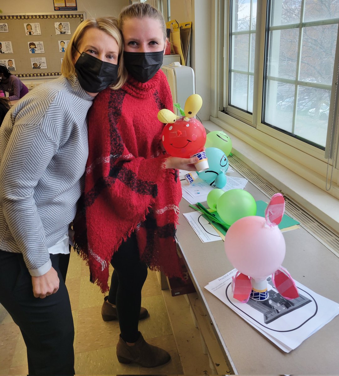 Oldfield_MS's tweet photo. Ms. Grabowski's students are completing a STEAM activity in which they make floats for an @Ozobot Thanksgiving Day Parade! https://t.co/VgCtdyquzh