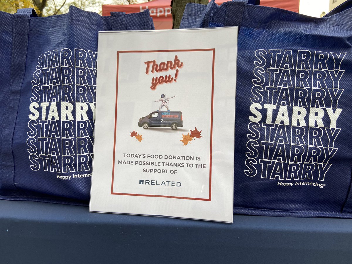 StarryInternet's tweet photo. This year, our team is #GivingThanks by #GivingBack. Today we’re proud to support @NYCHA Wyckoff Houses with a #Thanksgiving food drive in partnership with Related Companies. 

#FoodSecurity + #BroadbandForAll = #HappyInterneting https://t.co/6LaeB9Dcb4