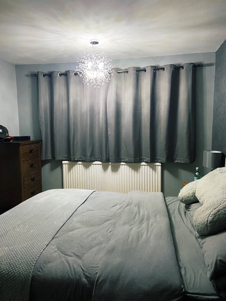 chillibean2018's tweet image. My mate @TraceyH21593921 bought me this beautiful light to go in my bedroom for Christmas ( Early pressy ). I bloody love it &amp;amp; thanks for getting Chas &amp;amp; Dave to fit it for me today too. 😍😘 Thanks Tracey &amp;amp; Neil xx #ILoveLights lol