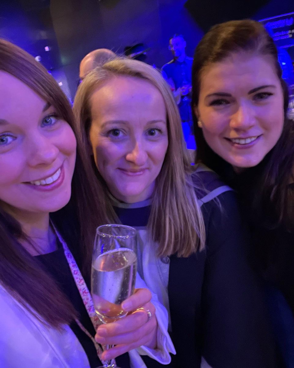helengrimley16's tweet photo. Graduation. The one day of the year that makes the rest more bearable. How lucky am I to work with some of the best and teach some amazing students ๐ฉ๐ผโ๐ #graduation #university #teamsem https://t.co/601X0cMFKG