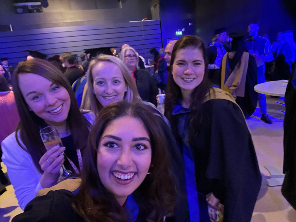 helengrimley16's tweet photo. Graduation. The one day of the year that makes the rest more bearable. How lucky am I to work with some of the best and teach some amazing students ๐ฉ๐ผโ๐ #graduation #university #teamsem https://t.co/601X0cMFKG