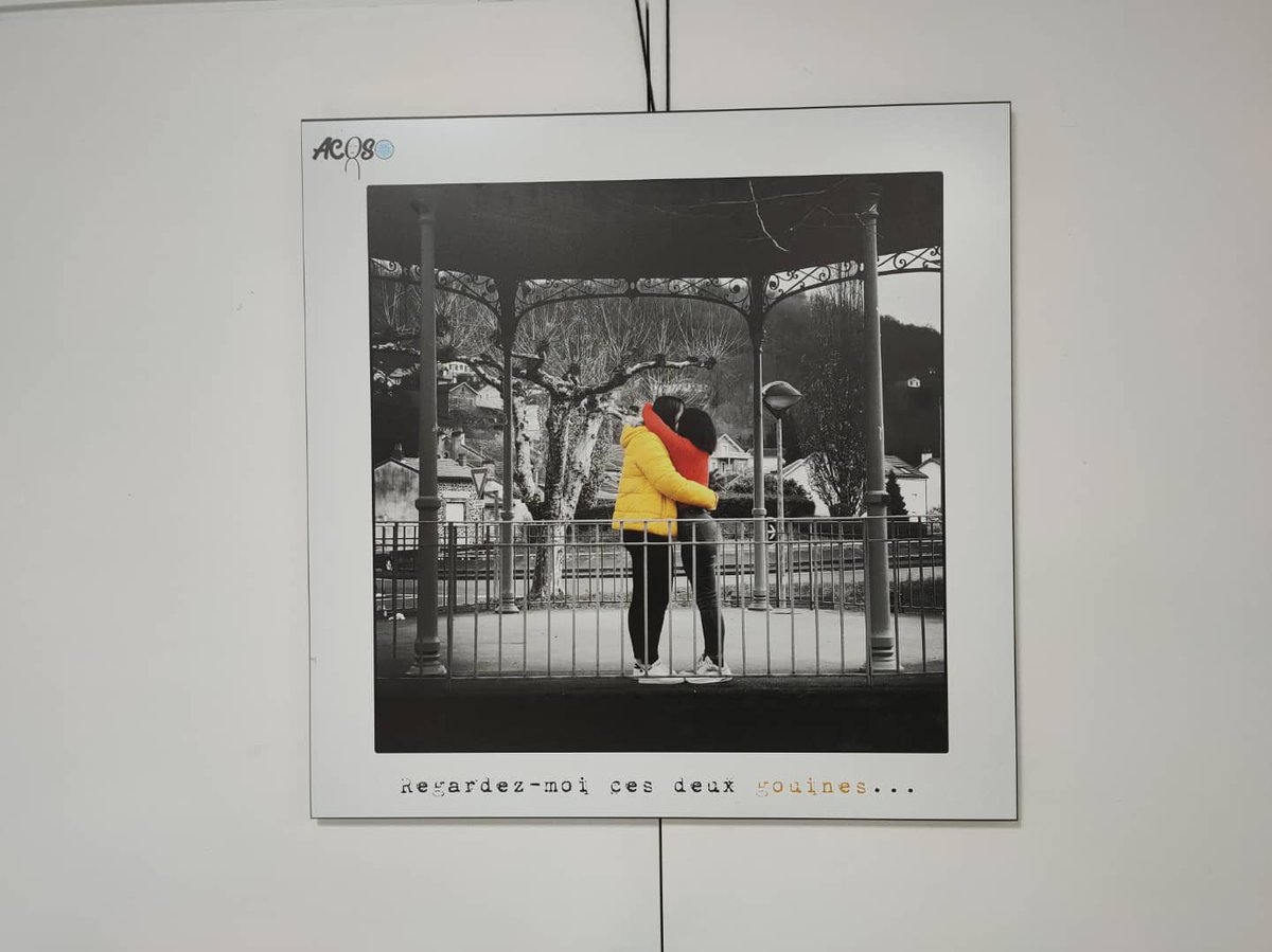 Ce lundi soir avait lieu l'inauguration de l'expo photos et du clip vidéo réalisés par un groupe de jeunes decazevillois sur la thématique du harcèlement scolaire.

Romain SMAHA, adjoint au maire a pu rappeler que l'espace jeunes avait fêté ses trois ans.

#Decazeville #Aveyron