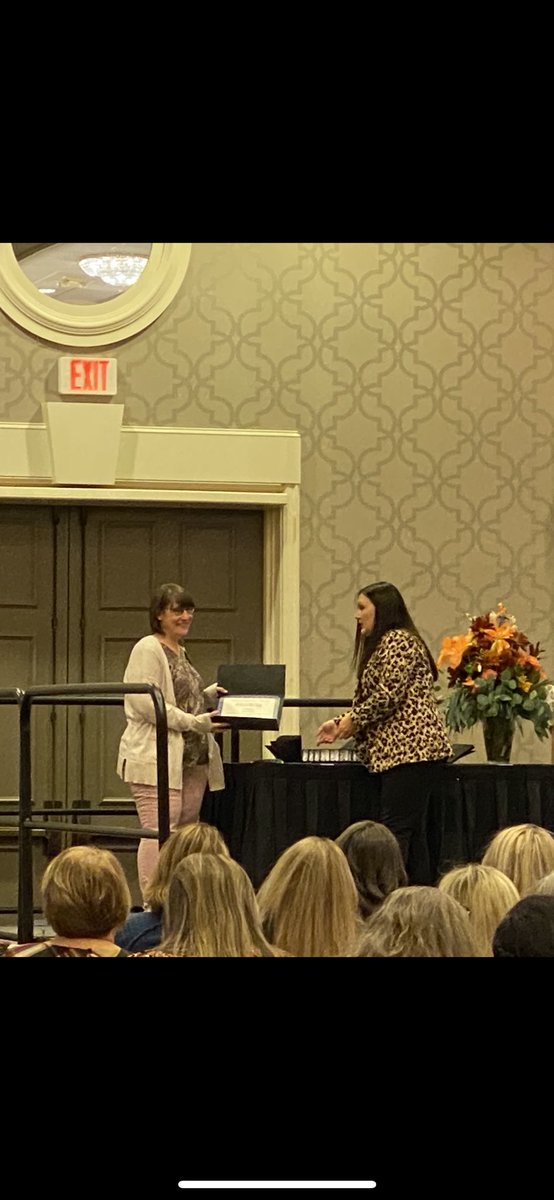 SusanCMath's tweet photo. Congratulations to Ms.Teresa Allway Essex for receiving her 25 year service award at the Annual Kentucky Exceptional Children’s Conference!!  We love you Ms. Teresa❤️ https://t.co/AmHo2pf2HZ