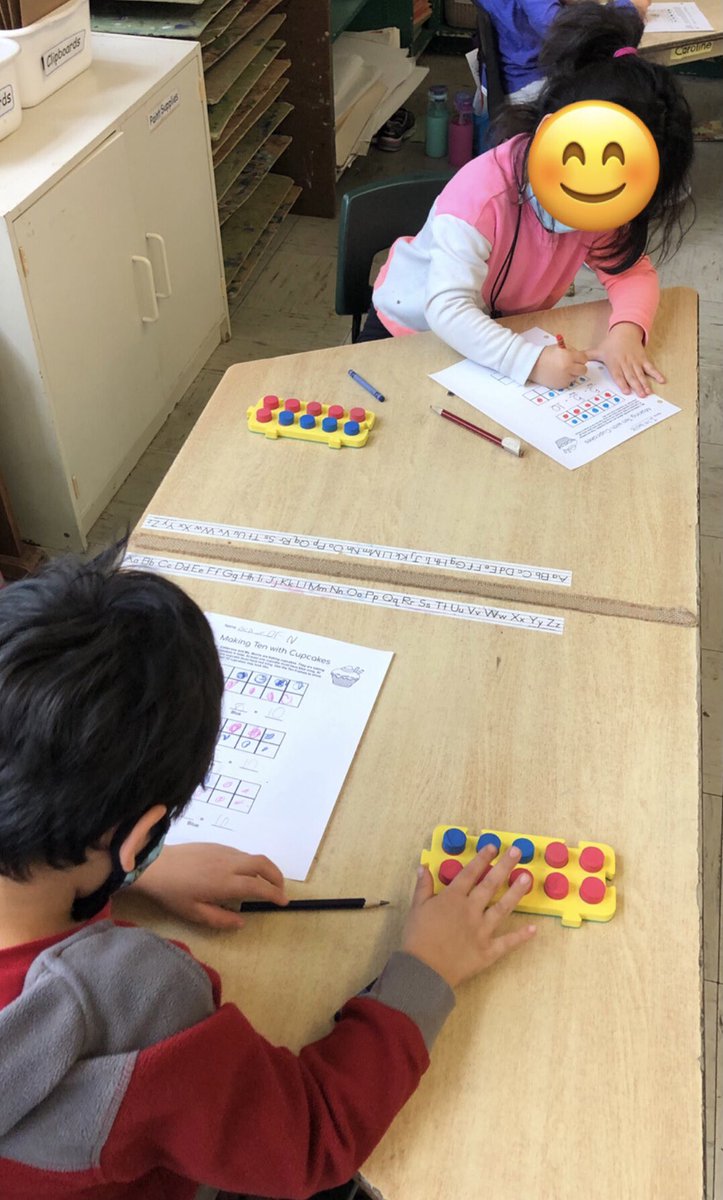 211Calderone's tweet photo. Ms. Calderone & Ms. Morris are baking 10 cupcakes! ๐ง They would like some to have red icing and others blue. How many different combinations of red and blue cupcakes can there be? #MakingTen #Addition #Collaboration https://t.co/M0Q2exLBDq