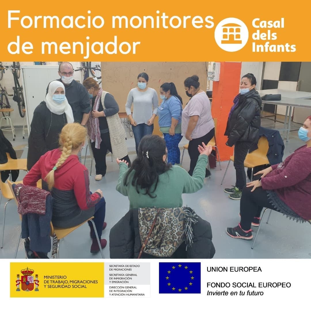 formaciocasal's tweet photo. 📍A la formació de monitores de menjador també és te en compte els joc, 👾🏓🏏les cançons 🎼🎶🎻 i d'altres dinàmiques educatives per treballar amb els i les infants🧒👧🏼 als espai d'esbarjo. #donesenmarxa💪 #formaciócasal
Amb la col·laboració de #Rumbalafeina https://t.co/TmYr103Jco