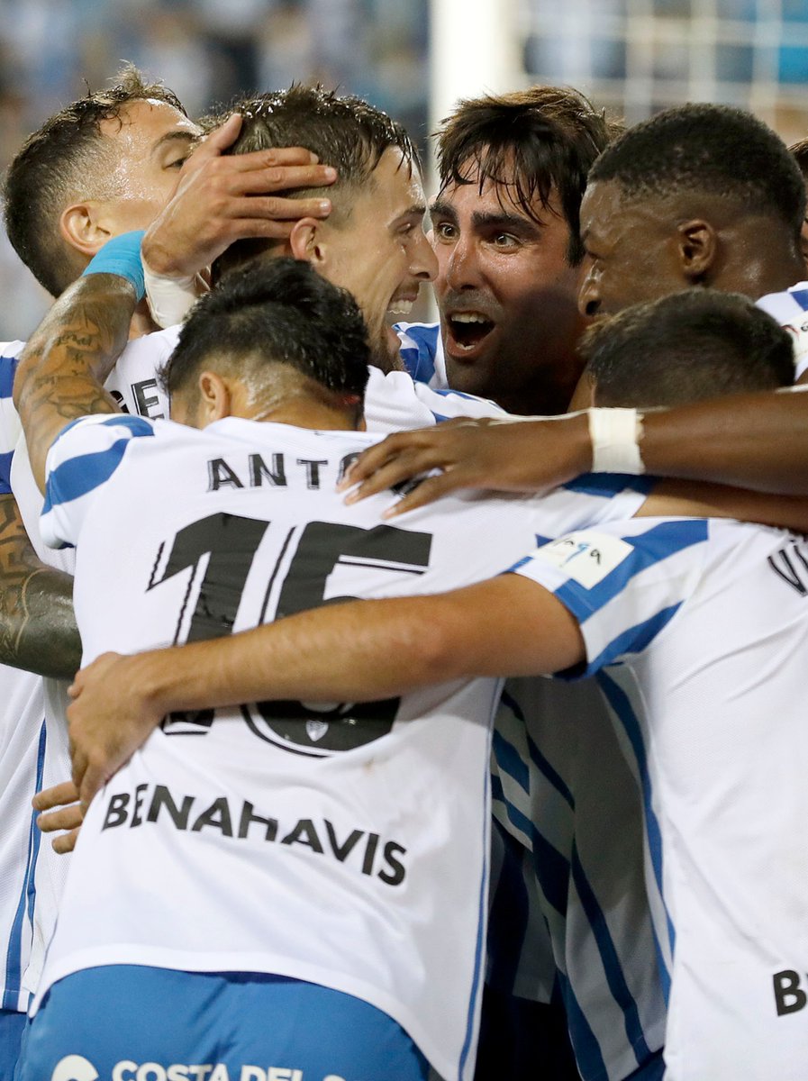 LaLiga's tweet photo. 🔝 Mejor equipo local de #LaLigaSmartBank (23/27 puntos).

🔝 Invicto en La Rosaleda (7 victorias, 2 empates).

🔝 Equipo que menos goles recibe en casa (solo 3). 

🔝 4 victorias seguidas en su estadio. 

💙🙌🤍 ¡𝙄𝙉𝘾𝙍𝙀𝙄́𝘽𝙇𝙀, @MalagaCF! https://t.co/MeFS9ttXVm
