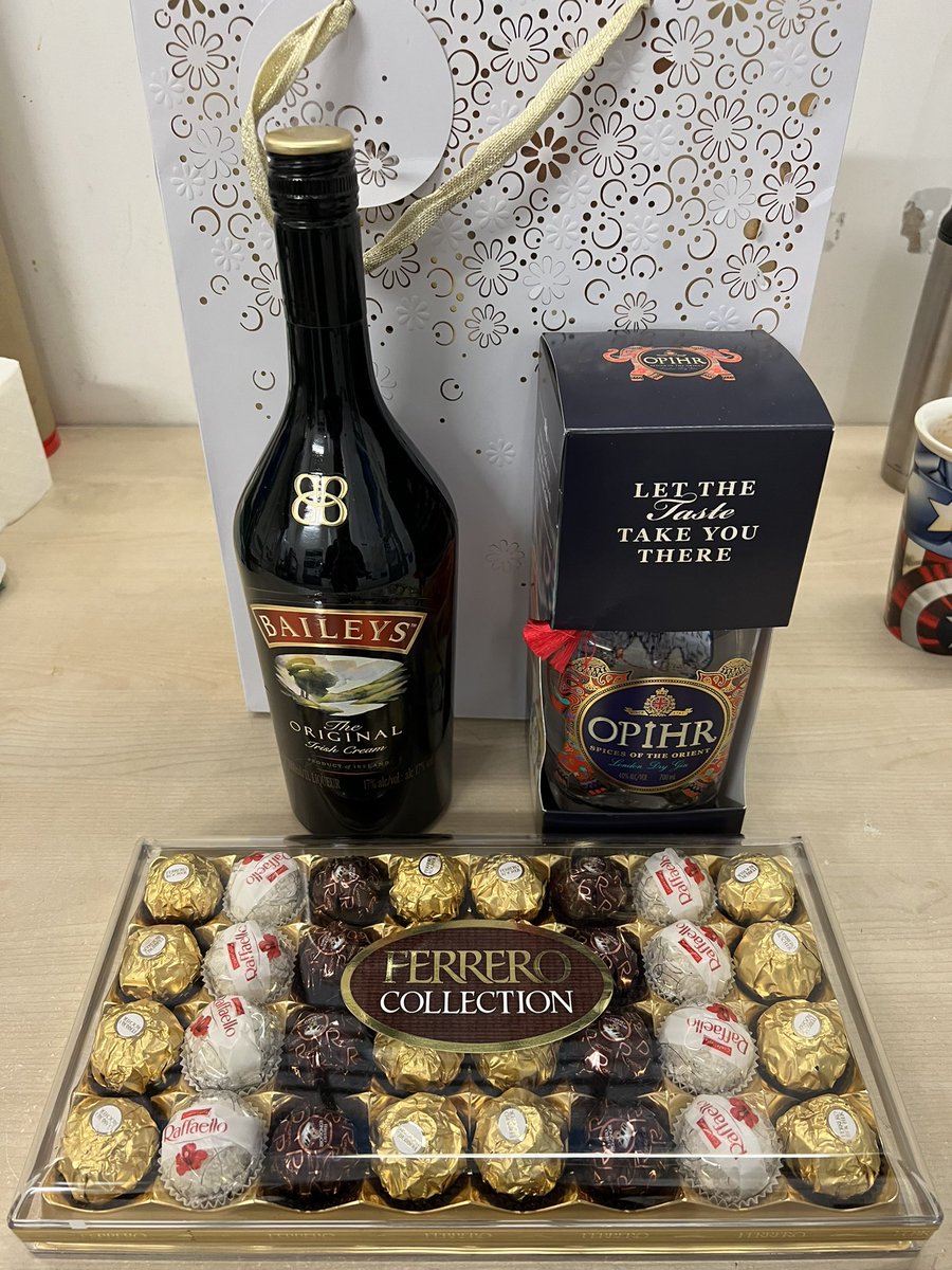 Ryan had accidently locked himself out &amp; desperately needed his📱back to travel on holiday with his family this evening. I only just gone &amp; done the impossible! Now you can enjoy your time off. Thanks for the Christmas gifts! #O2Guru <a href="/O2/">O2</a> <a href="/Junction32UK/">Junction32UK</a> <a href="/VirginMediaCorp/">Virgin Media Corporate</a> <a href="/VMO2News/">Virgin Media O2 News</a>