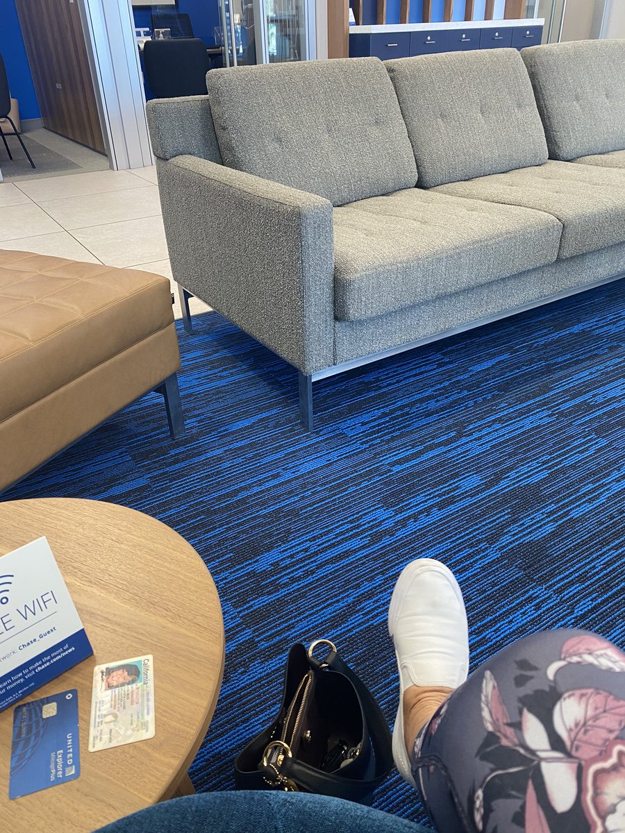 YourRealtorNow's tweet photo. @Chase #Chase #MileagePlus #Leawood #StillWaiting #UnitedMileagePlus #CustomerService #ChaseSupport #DoBetter #ONHOLD #InLobby #PleaseCare #customerexperience https://t.co/FM21bvj9jM