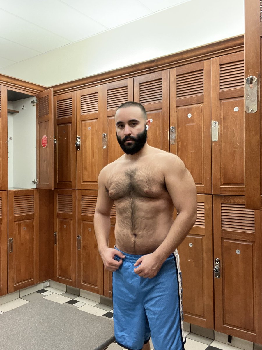 neemzzzy's tweet photo. #bear in #training #hairy #beard #chubby #bulkmode #bulking https://t.co/uVYJQyo7SP