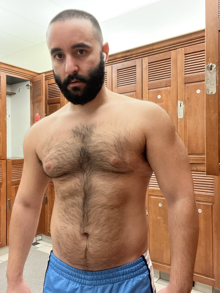 neemzzzy's tweet photo. #bear in #training #hairy #beard #chubby #bulkmode #bulking https://t.co/uVYJQyo7SP