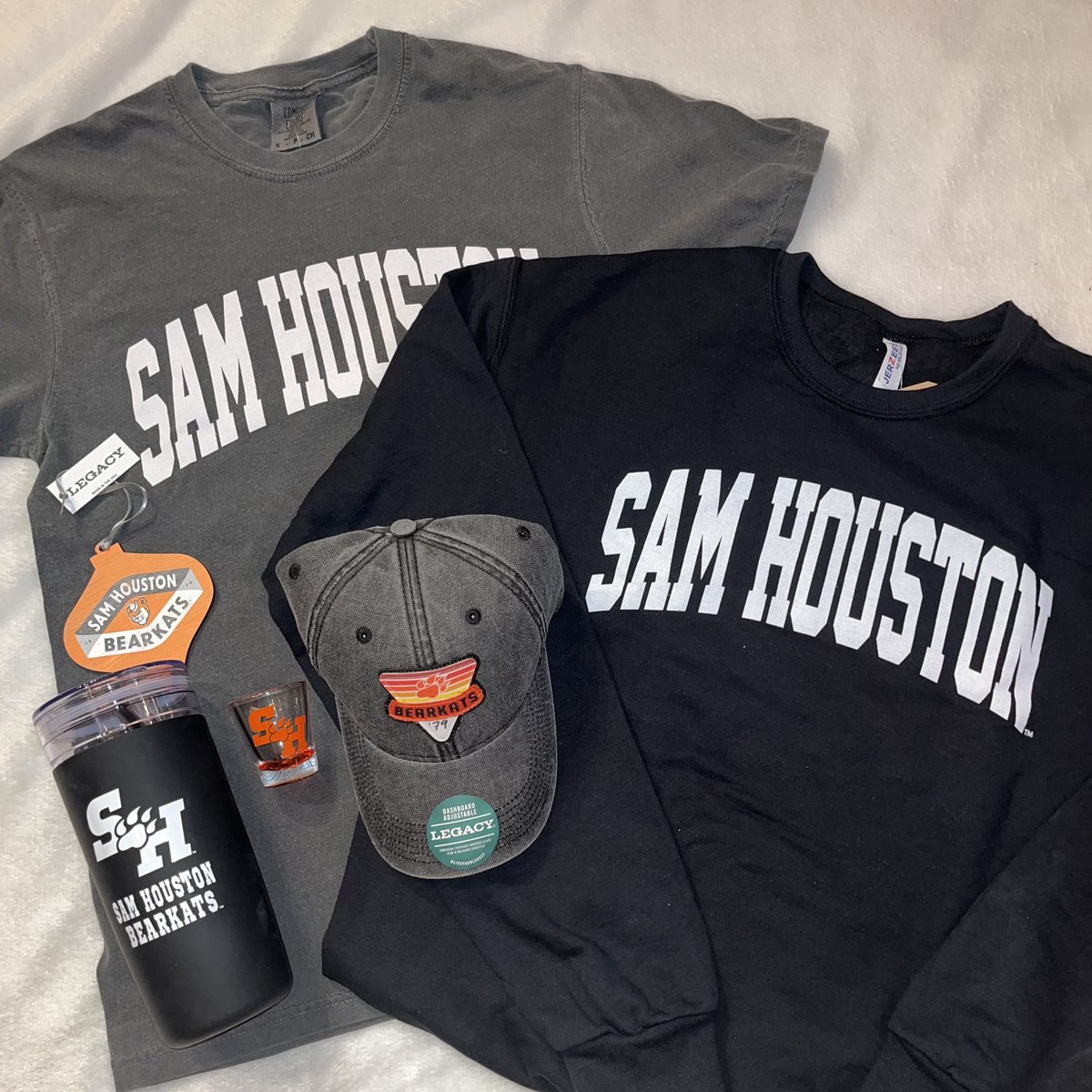 barefoothville's tweet photo. The holiday season is HERE.. and so is another #BarefootSixPack!! Want to win this six pack? Here's how!! 
 LIKE, RETWEET, AND FOLLOW us for a chance to win! Winner will be announced Friday 11/26. 
YOU WILL BE CONTACTED FROM THIS ACCOUNT DIRECTLY IF YOU WIN. https://t.co/VastnAiXgo