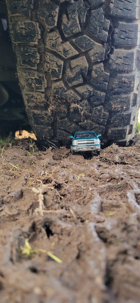 Briziosdotcom's tweet image. Offroad in 1/43 scale. #briziosdotcom #chevytrucks #toyotires