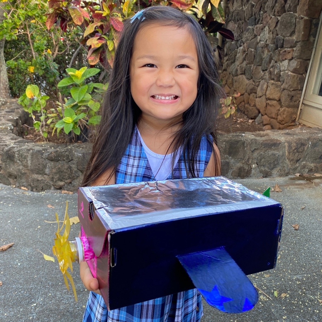 HolyNativity's tweet photo. ✈️🚚🚀Box Day in Pre-K is always a favorite annual event at HNS. We were again impressed by the ingenuity and creativity of our Pre-K students. This year we had a submarine, ice cream truck, rocketship, and more! 

#PreKboxday #LearningThroughCreativity #HNS #HolyNativitySchool https://t.co/iqBIH7Iwsu