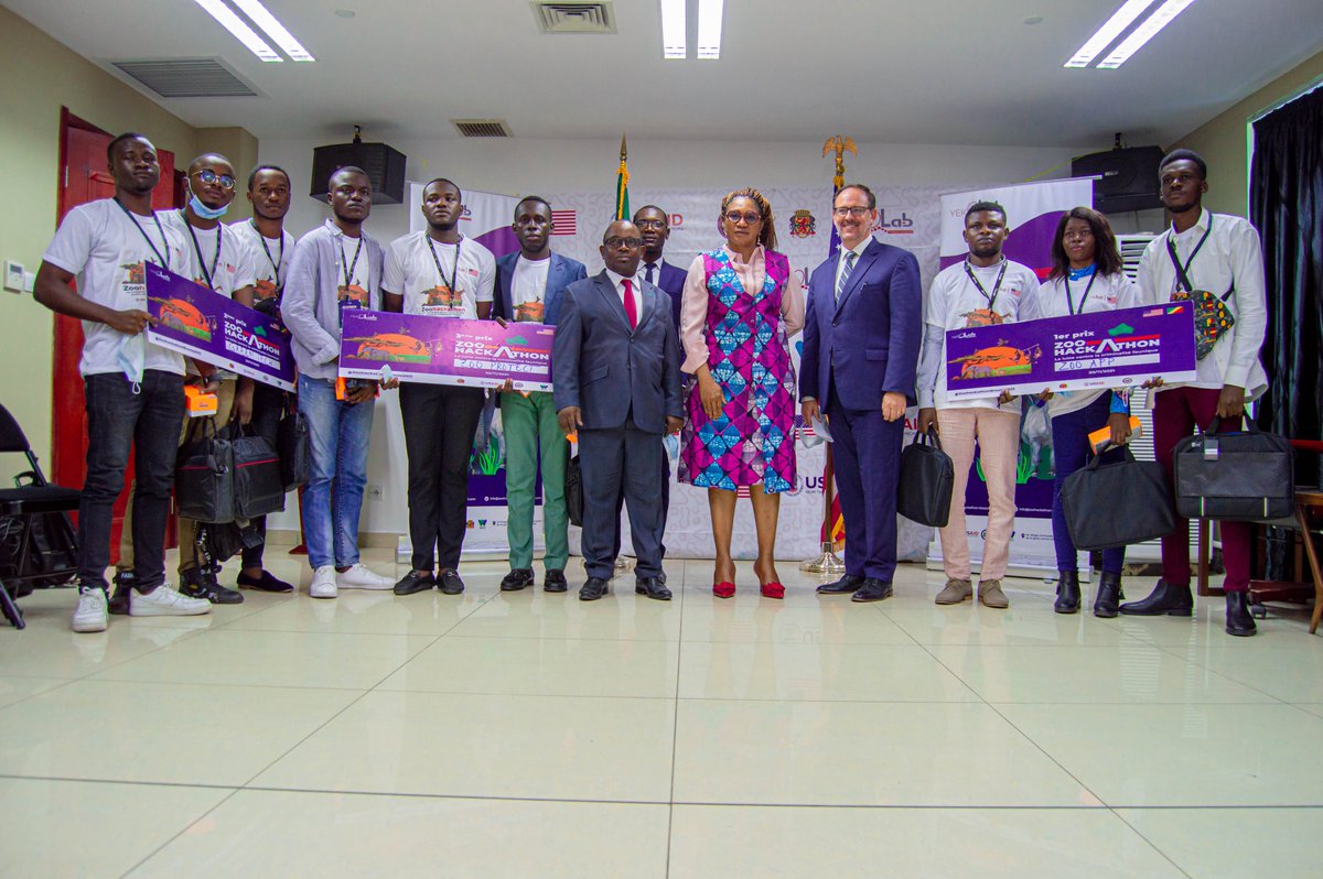 🎯 3 jours de travail 
🎯 3 jours de nouvelles rencontres 
pour vivre une expérience unique 
#zoohackathonbrazza2021🇨🇬
<a href="/Yekolab/">Yekolab Community</a> 
<a href="/USEmbassyBrazza/">m</a>