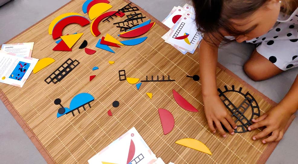 fab_casadelmig's tweet photo. TALLERS FAMILIARS|| El dia 3 es farà el taller de creativitat tipogràfica i artística a càrrec de @bautypegame que ha creat aquest joc! Podreu conèixer el joc i també creareu la vostra propia lletra amb la talladora làser! 

Us el recomenem infinit i encara hi queden places!🎈 https://t.co/xqre7ExUUl