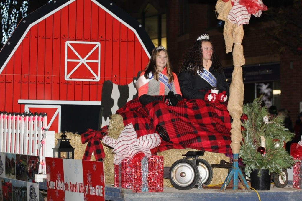 Good to be back and see some crowds at the  Santa Claus Parade this weekend in Collingwood! 🎅 #agambassador @AgMoreThanEver