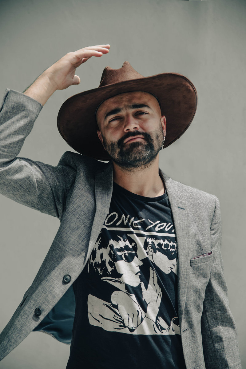 Y comenzamos. <a href="/danielbander/">Danibander</a>. #Melancoholismo. #DateLas3 #porNoFM tunein.com/radio/NoFM-Rad…