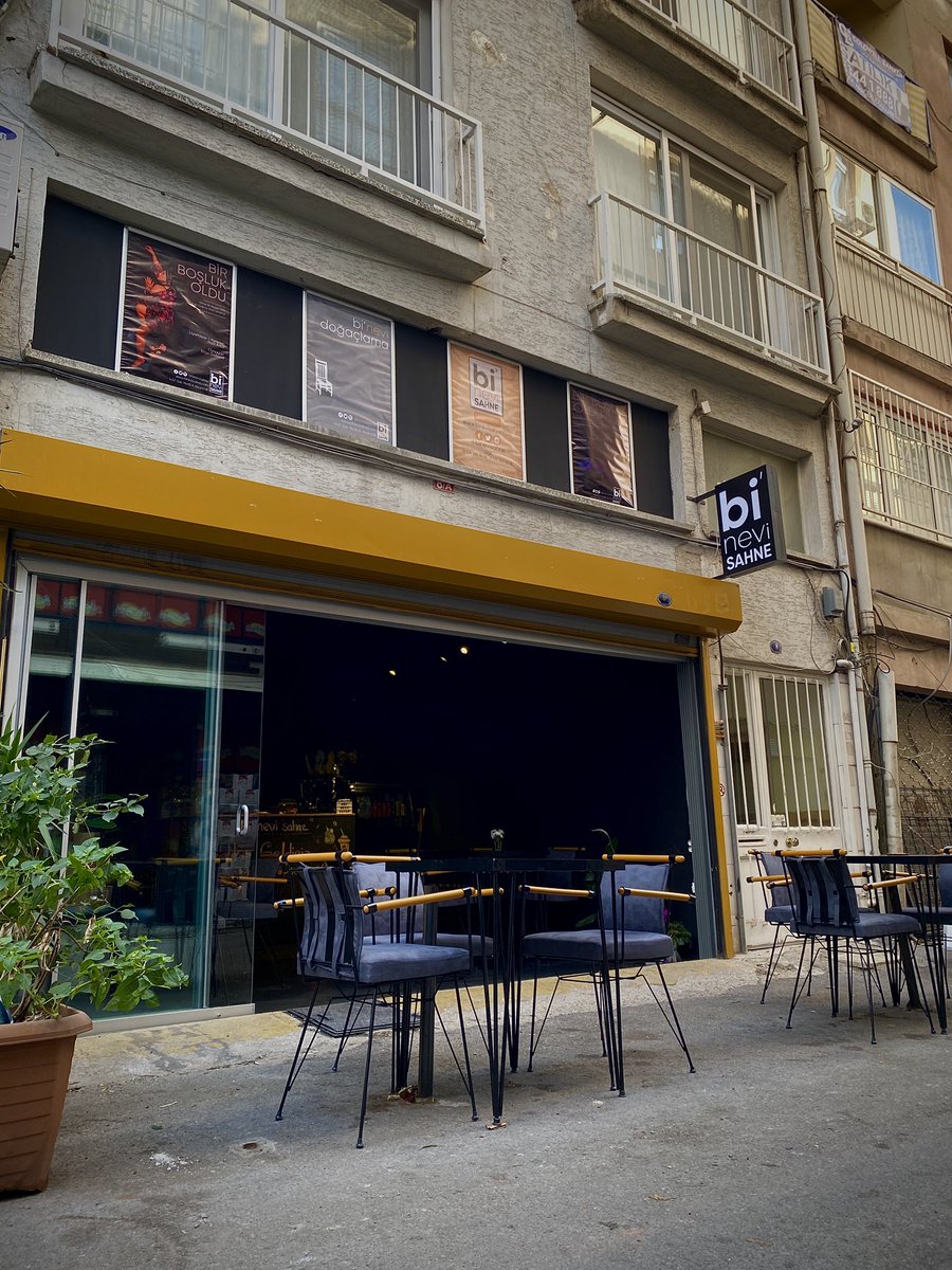 İzmir’in en yeni alternatif sahnesi <a href="/binevisahne/">bi’nevi sahne</a> açıldı🌿 #SahneHeryerde

Alsancak 1457 Sokak’ta yer alan mekan; performans gösterileri, atölyeler ve workshoplara ev sahipliği yapacak. Kendine ait cafesi olan bu samimi sahnenin biletleri için
bit.ly/30S77E0