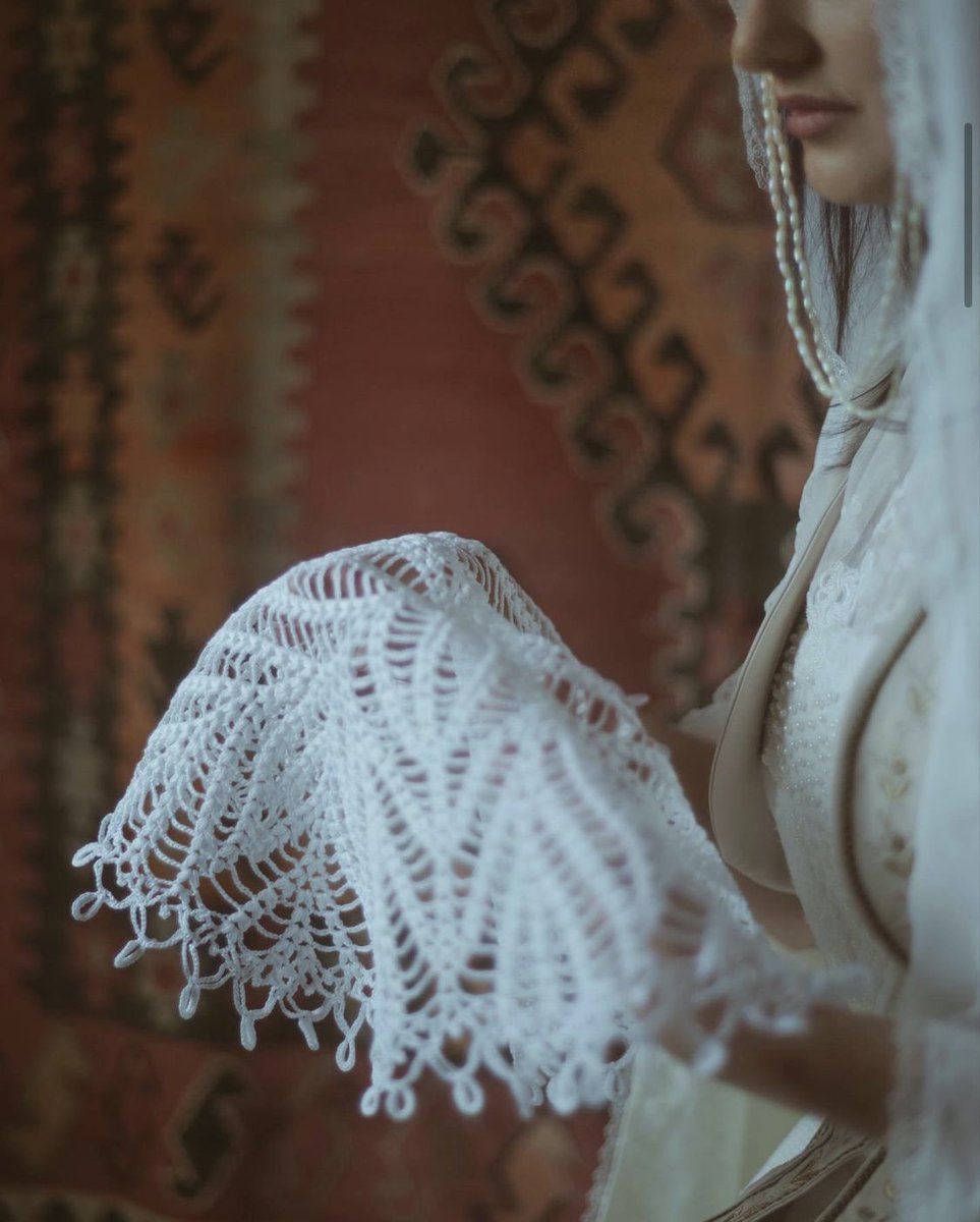 Marashlyan Photo Atelier is doing a great job in #Artsakh. They not only organize beautiful photoshoots with national garments but also promote and maintain Armenian national art.
In picture: #Armenia|n national wedding dress