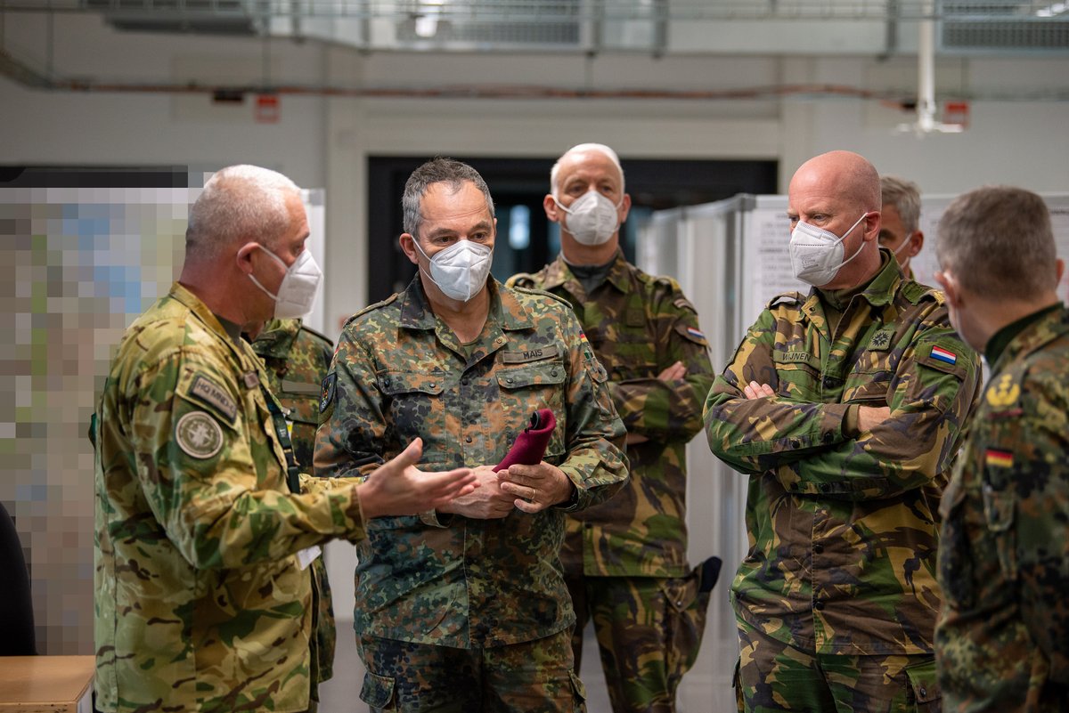 1GENLCorps's tweet photo. The German Chief of the Army, @Inspekteur_Heer  and his Dutch counterpart LtGen Martin Wijnen visited #ALSW and the command posts of the training audiences. 1GNC showcased its capabilities as a professional training platform up to division level.
#WeAreNATO #ALSW21 https://t.co/ySjjif6Tld