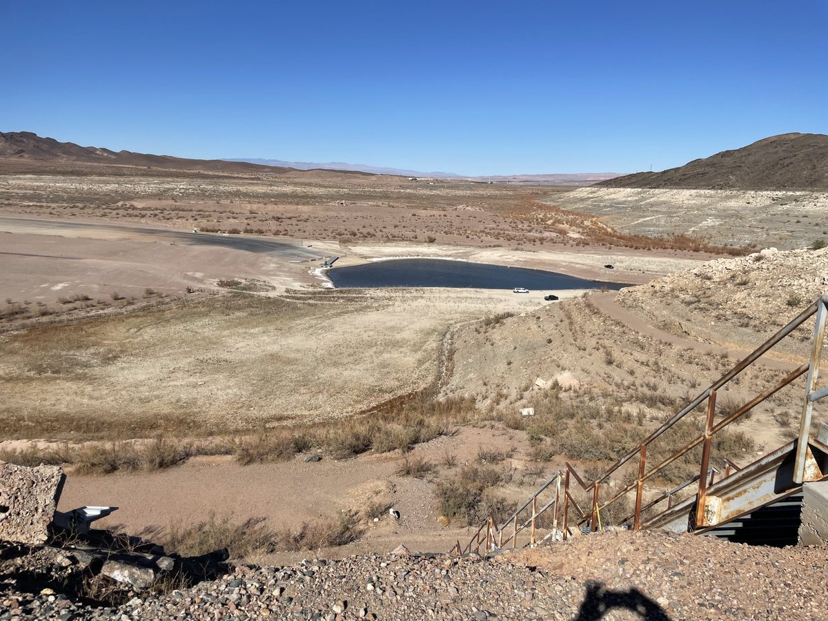 lvweatherguy's tweet photo. This use to be the boat launch for the Park Service at Boulder Harbor. It was used as recently as 2000. ⁦@FOX5Vegas⁩ https://t.co/R1xjBOxrU6