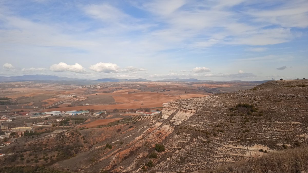 nela_grees's tweet photo. @SenderismoGuada @caminosgu Aquí os dejo algunas fotos de la ruta, lo pasamos genial y disfrutamos mucho con vosotros! ¡Quedé aún más enamorada de mi pueblo! 😍 https://t.co/VT9HIslWGu