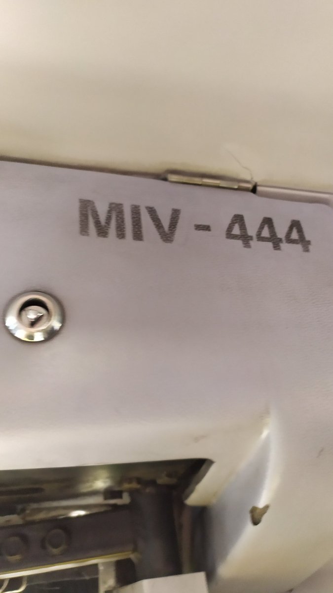 A la 13:13 en la estación del <a href="/MetrobusCDMX/">Metrobús CDMX</a> jardín pushkin el chófer de la unidad MIV - 444 cerro de manera muy rápida su puerta de en medio que tiró a un adulto mayor, ojalá que tomen cartas en el asunto y sean prudentes con personas mayores