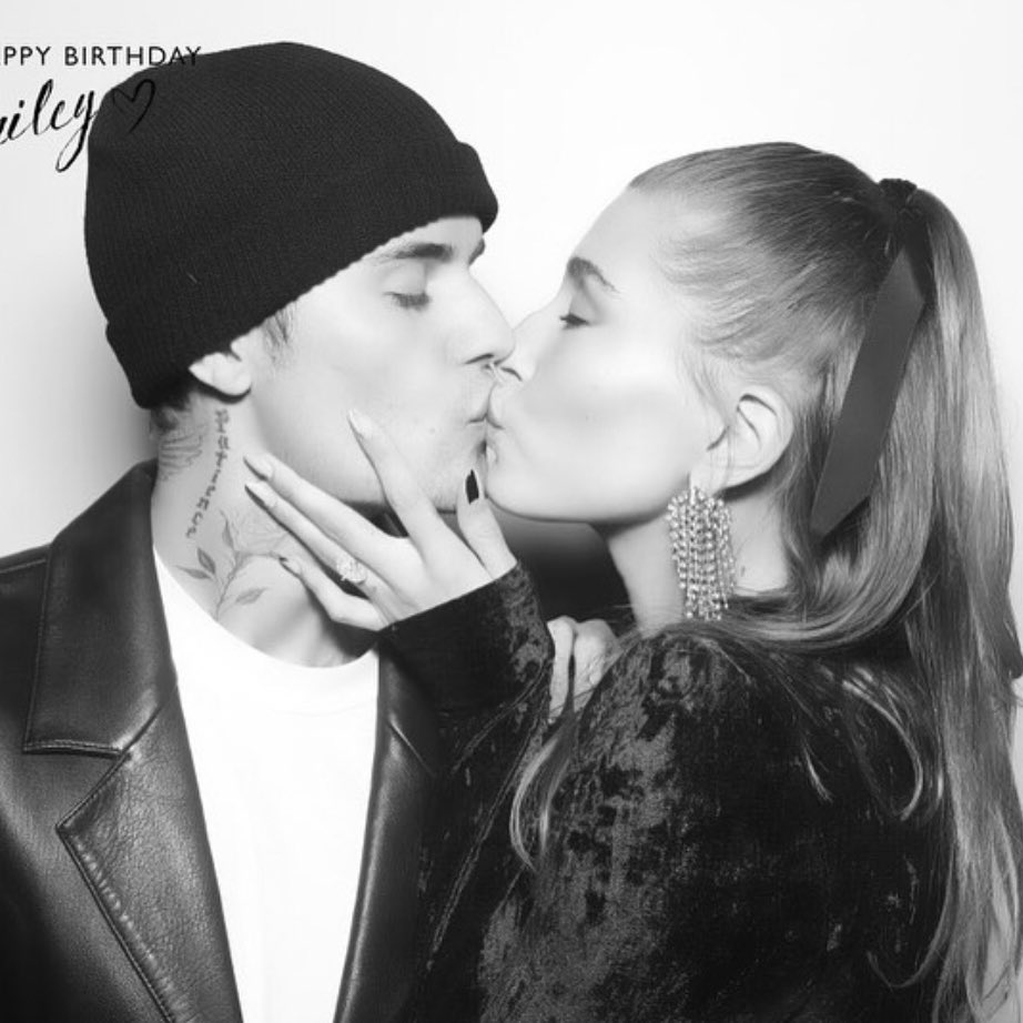 beerhode's tweet photo. lovebirds 🤍🕊 https://t.co/LekYSHJIQz