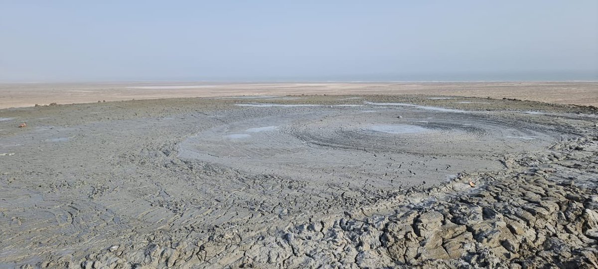maplesflnance's tweet photo. Fascinating place. Chandragup is an active mud volcano located in Hingol National Park in Balochistan, Pakistan. Day well spent.  #Balochistan. https://t.co/GveIz0K8wo