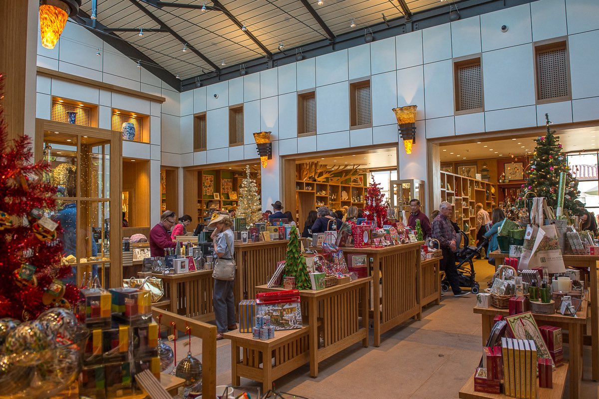 TheHuntington's tweet photo. For one week only, shop our Holiday Artisan Boutique! 🎁  Find unique gifts from local artisans online at The Huntington Store: https://t.co/KuRI8pfNBf

P.S. #HuntingtonMembers, join us #atTheH on Nov. 30 at 12 pm to shop the holiday boutique in person: https://t.co/Y4PgBMT55X https://t.co/eO52gelH7u