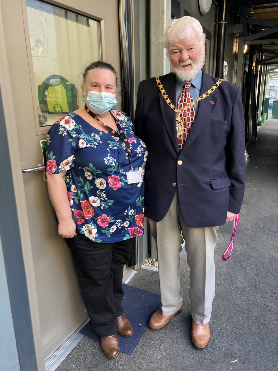 HSLondon2's tweet photo. A wonderful day at Redbridge Town Hall meeting some inspiring people who have done some great things during Covid to support their community @Redbridge4Ed, tackling digital poverty, @salvationarmy, homelessness, The Great BrIrish Chai Party, isolation and Mayor Roy Emmett too. https://t.co/5Rj1xTzYmU