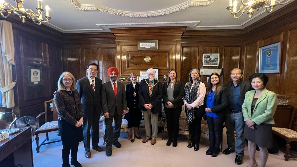 HSLondon2's tweet photo. A wonderful day at Redbridge Town Hall meeting some inspiring people who have done some great things during Covid to support their community @Redbridge4Ed, tackling digital poverty, @salvationarmy, homelessness, The Great BrIrish Chai Party, isolation and Mayor Roy Emmett too. https://t.co/5Rj1xTzYmU