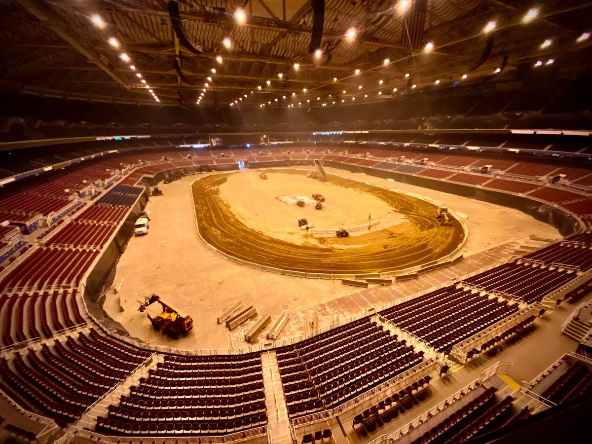 Hello, beautiful.
My, oh, my how we've missed you <a href="/GatewayDirt/">GatewayDirtNationals | #DirtInDecember</a> 😍