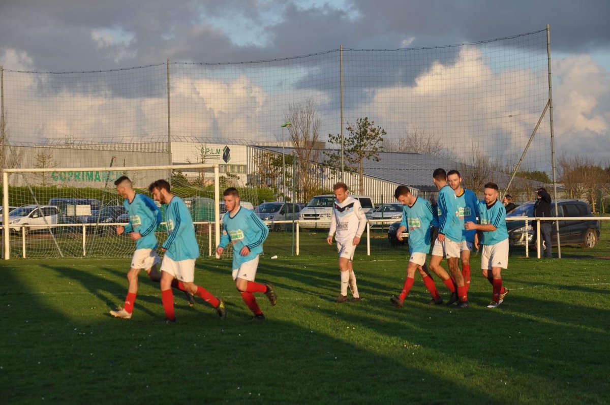 CreancesSports's tweet photo. 👇🏻 Résultats du weekend 👇🏻

▫️CS A 1 - 1 @FCAC1935off (R3)
⚽️ @Valzhey 

▫️Saint Pair Sur Mer 3. 0 - 2 CS B (D3)
⚽️ Esteban Lefebvre 
⚽️ Antoine Lesellier 

▫️CS C 1 - 2 La Vendelée (D4)

▫️CS féminines 0 - 5 Vasteville (Coupe de la Manche) 

#ForzaCS ⚪️🔴 https://t.co/KjDpkikDDX