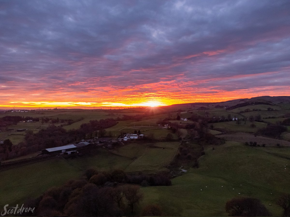 scotdrone's tweet photo. Managed to catch just the end of this evening's spectacular sunset that lit up the sky over central Scotland. This was the scene over the farmland beside where I live π #denny #fankerton #falkirk #visitfalkirk #scotland #visitscotland #sunset #drone #dji https://t.co/FKOevRqlap