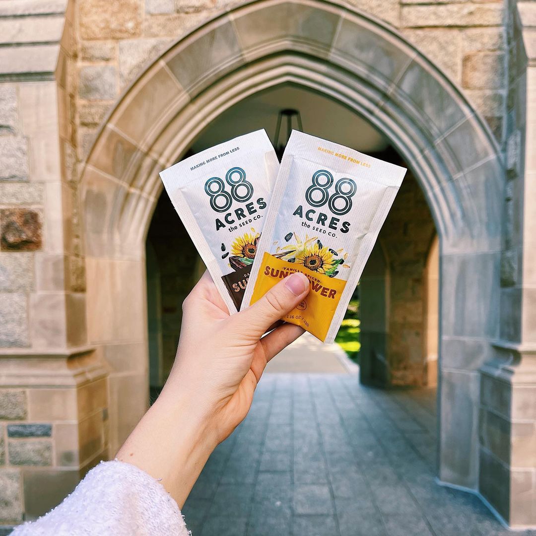 88acresfoods's tweet photo. Get your hands on some of our Seed Butter Pouches! The perfect on-the-go snack for all our fellow buttah lovers. #Regram @BC_Dining
...
#88Acres #88AcresFoods #SeedButter #OnTheGo https://t.co/7yosZhZQp4